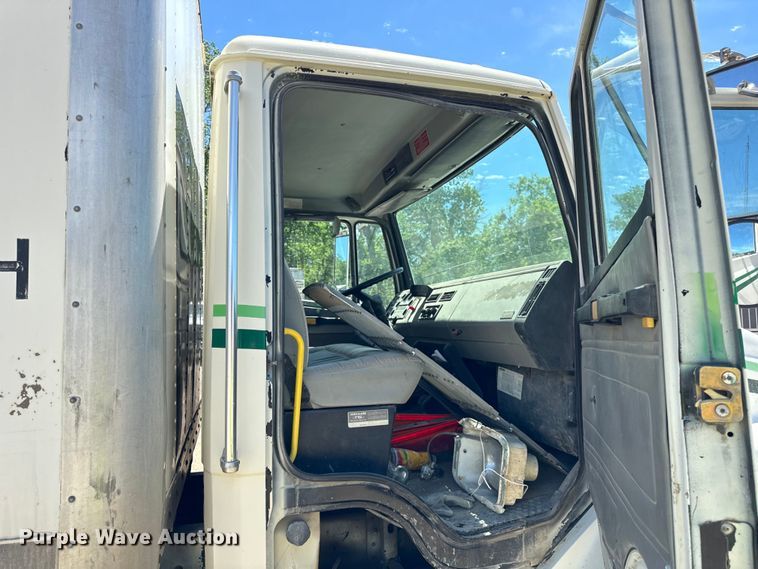 image for item DV5771 1996 Freightliner  FL70 box truck