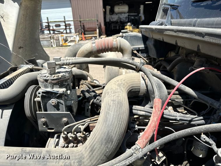 image for item DV5771 1996 Freightliner  FL70 box truck