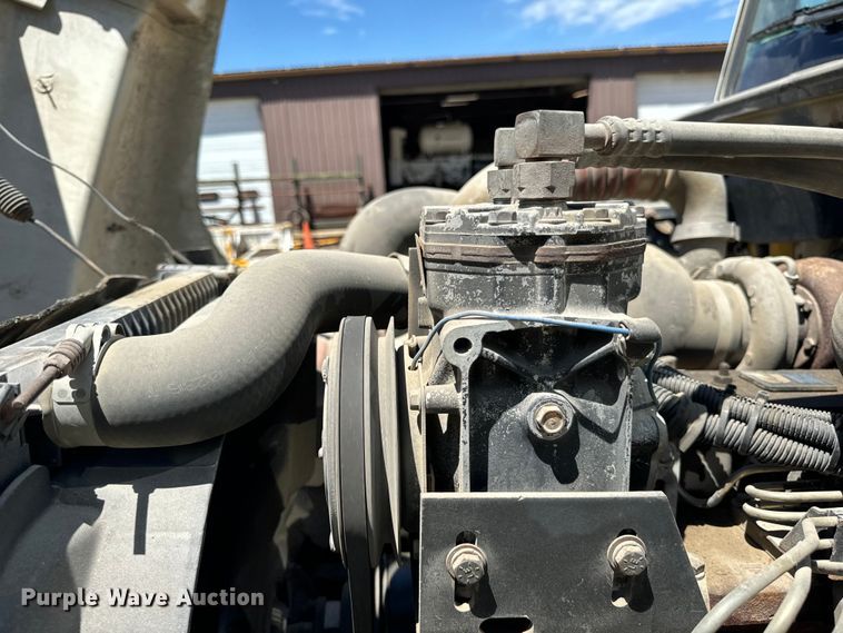 image for item DV5771 1996 Freightliner  FL70 box truck