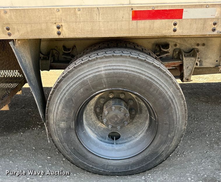 image for item DV5771 1996 Freightliner  FL70 box truck