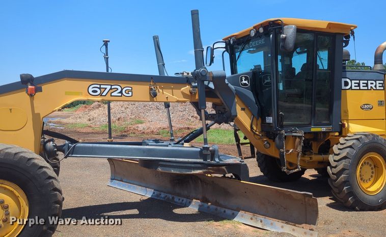 image for item DW5018 2012 John Deere 672G motor grader