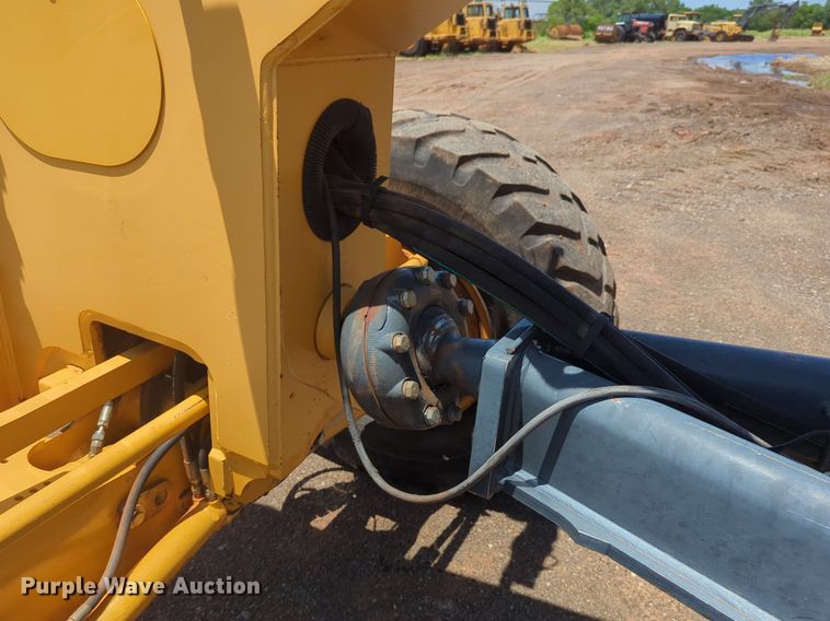 image for item DW5018 2012 John Deere 672G motor grader