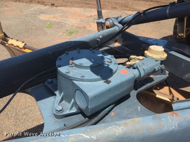 image for item DW5018 2012 John Deere 672G motor grader