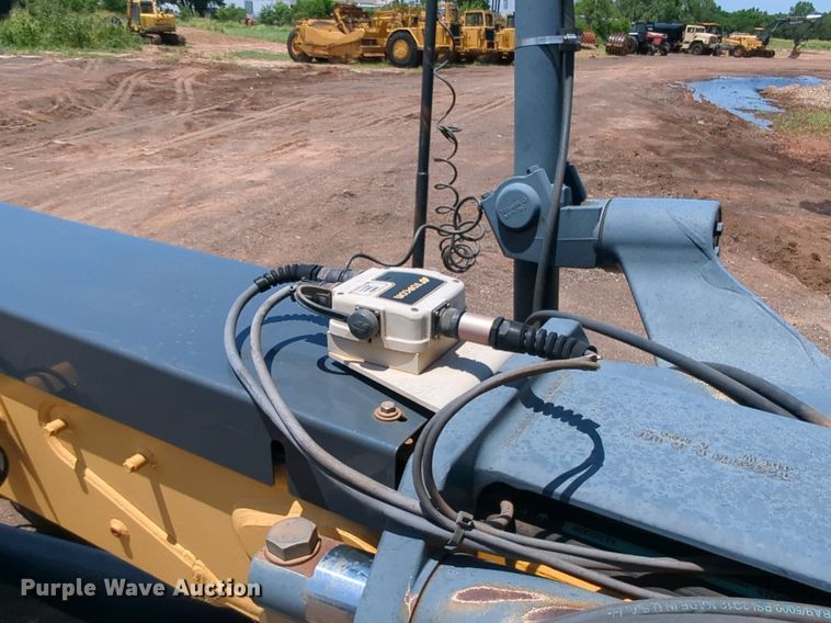 image for item DW5018 2012 John Deere 672G motor grader