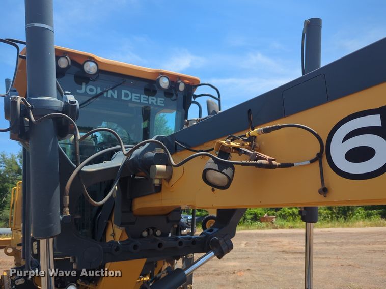 image for item DW5018 2012 John Deere 672G motor grader