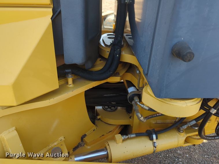 image for item DW5018 2012 John Deere 672G motor grader