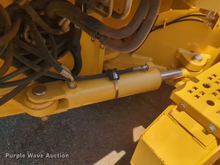 image for item DW5018 2012 John Deere 672G motor grader