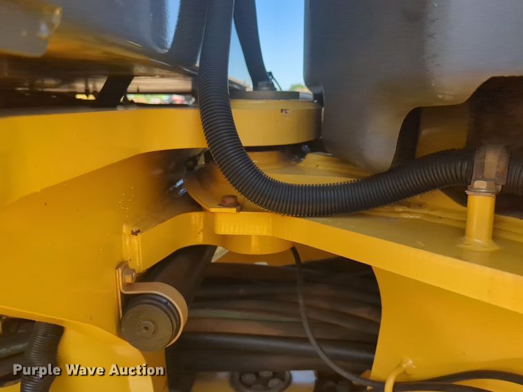 image for item DW5018 2012 John Deere 672G motor grader