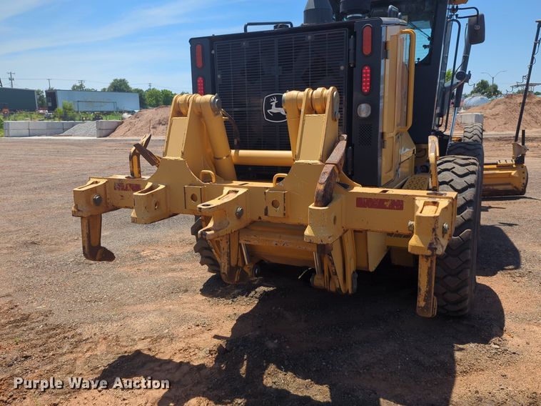 image for item DW5018 2012 John Deere 672G motor grader