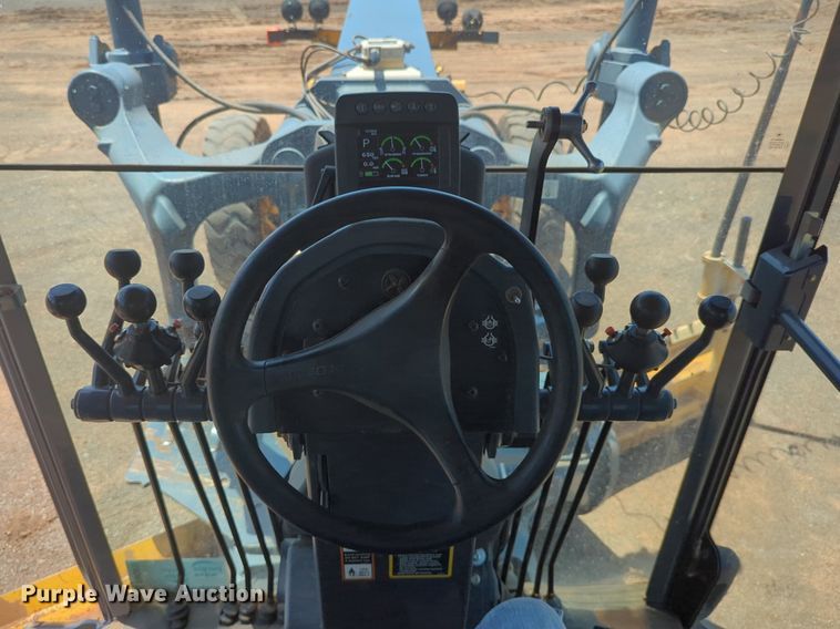 image for item DW5018 2012 John Deere 672G motor grader