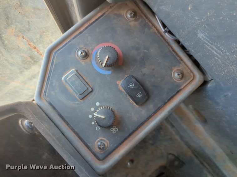 image for item DW5018 2012 John Deere 672G motor grader