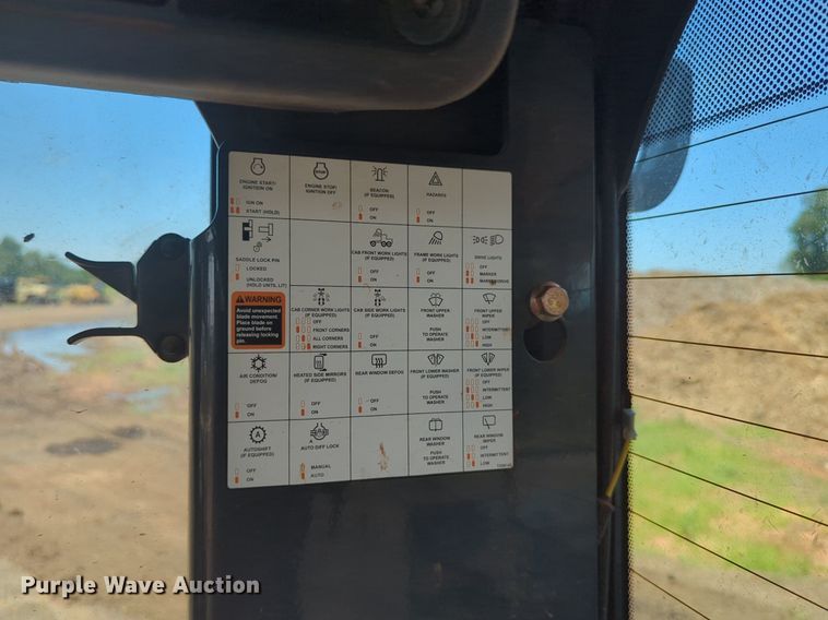 image for item DW5018 2012 John Deere 672G motor grader