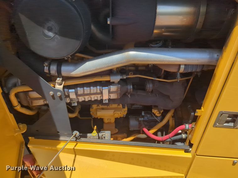 image for item DW5018 2012 John Deere 672G motor grader