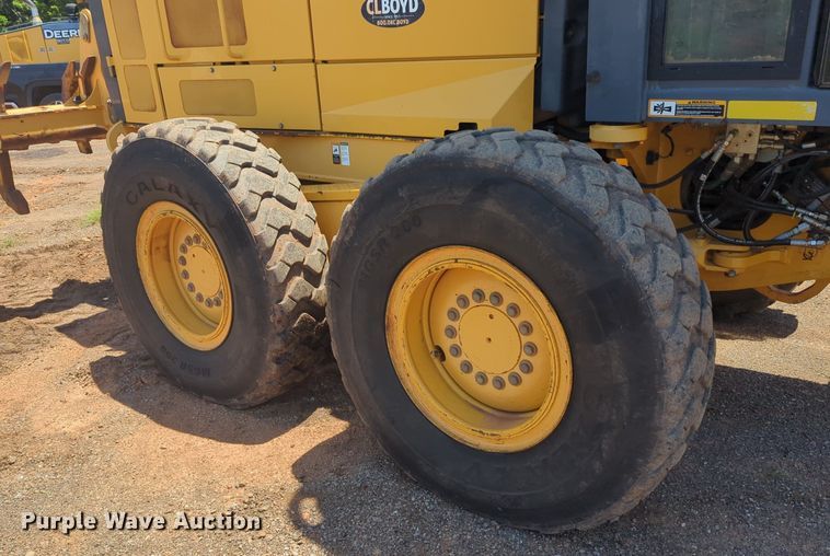 image for item DW5018 2012 John Deere 672G motor grader