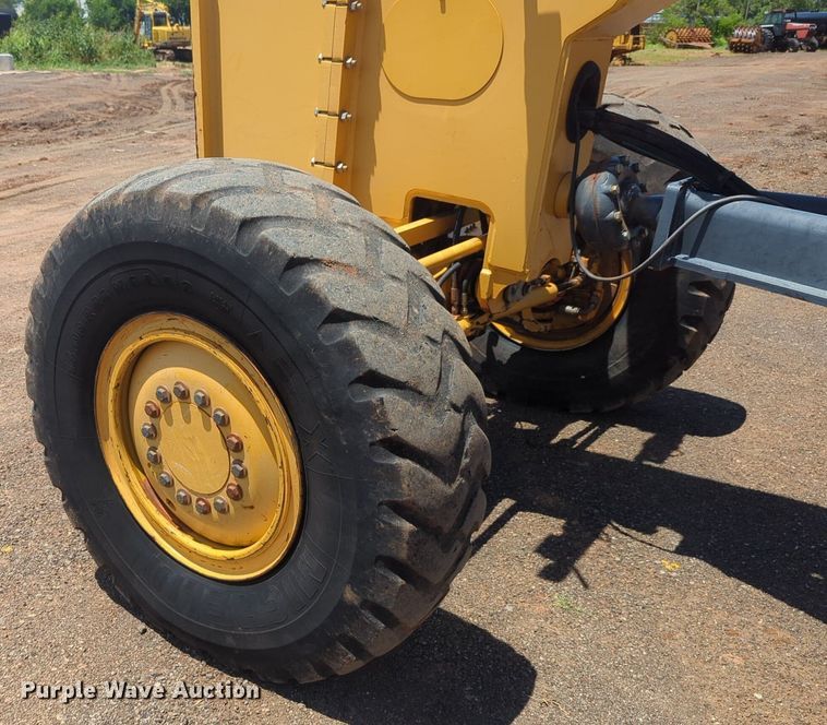 image for item DW5018 2012 John Deere 672G motor grader