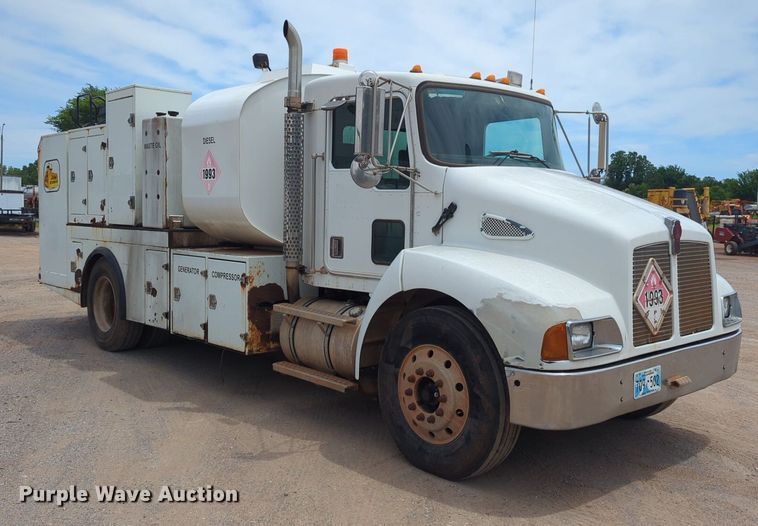 image for item DW5044 2001 Kenworth T300 fuel / lube truck