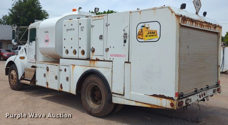 image for item DW5044 2001 Kenworth T300 fuel / lube truck