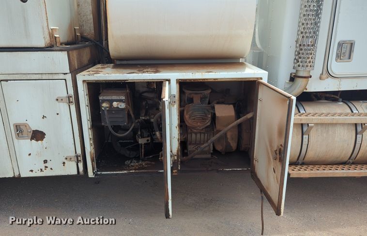 image for item DW5044 2001 Kenworth T300 fuel / lube truck