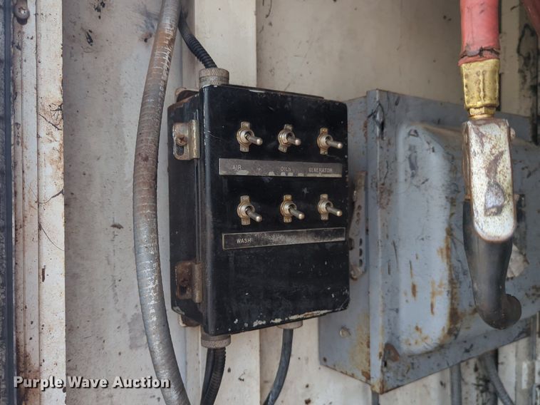 image for item DW5044 2001 Kenworth T300 fuel / lube truck