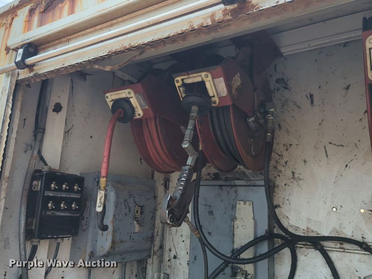 image for item DW5044 2001 Kenworth T300 fuel / lube truck