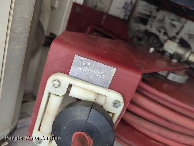 image for item DW5044 2001 Kenworth T300 fuel / lube truck