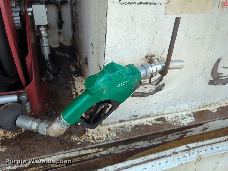 image for item DW5044 2001 Kenworth T300 fuel / lube truck