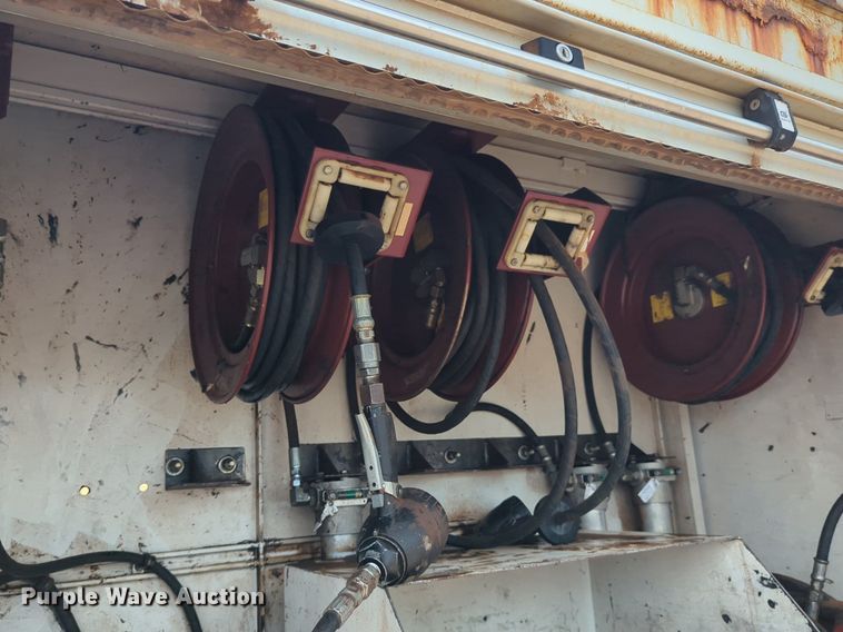 image for item DW5044 2001 Kenworth T300 fuel / lube truck