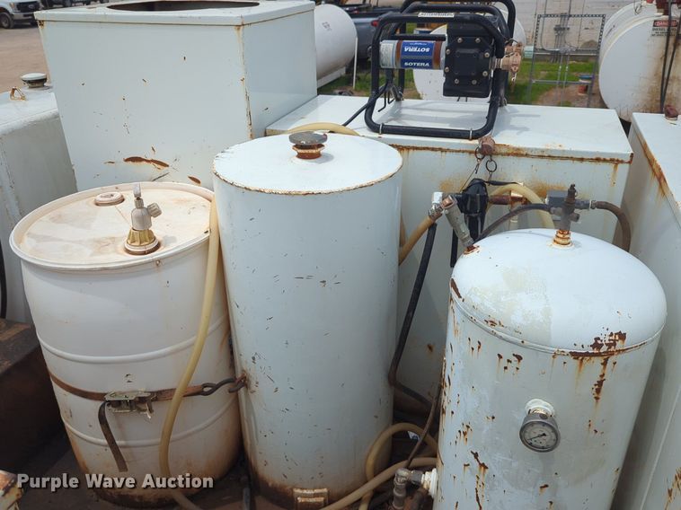 image for item DW5044 2001 Kenworth T300 fuel / lube truck