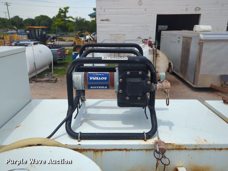 image for item DW5044 2001 Kenworth T300 fuel / lube truck