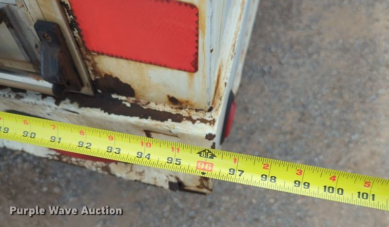 image for item DW5044 2001 Kenworth T300 fuel / lube truck