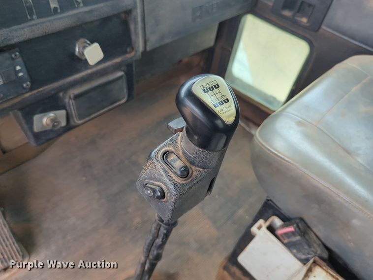 image for item DW5044 2001 Kenworth T300 fuel / lube truck