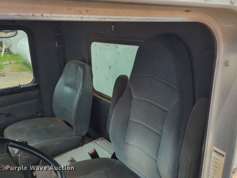 image for item DW5044 2001 Kenworth T300 fuel / lube truck