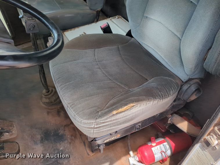 image for item DW5044 2001 Kenworth T300 fuel / lube truck