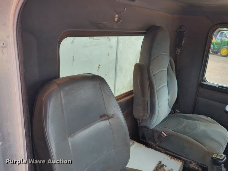 image for item DW5044 2001 Kenworth T300 fuel / lube truck