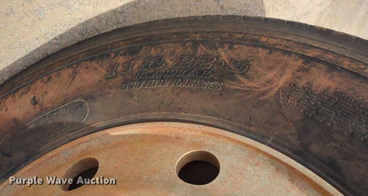 image for item DW5044 2001 Kenworth T300 fuel / lube truck