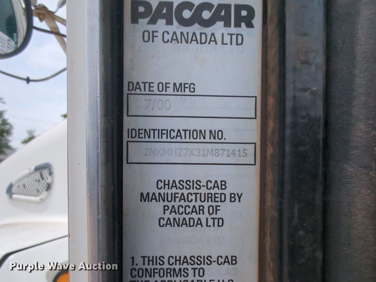 image for item DW5044 2001 Kenworth T300 fuel / lube truck