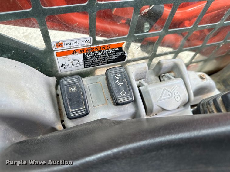 image for item DX0631 2013 Kubota SVL90-2 tracked skid steer loader