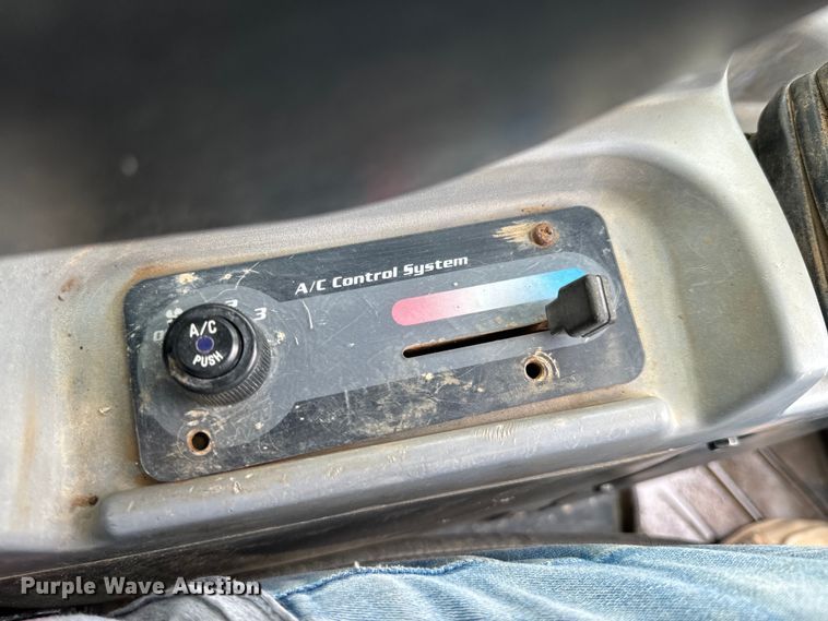 image for item DX0631 2013 Kubota SVL90-2 tracked skid steer loader