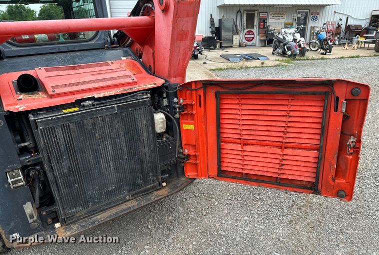 image for item DX0631 2013 Kubota SVL90-2 tracked skid steer loader