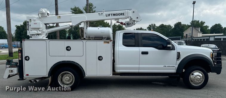 image for item DX0633 2017 Ford F450 Super Duty XL utility / service truck