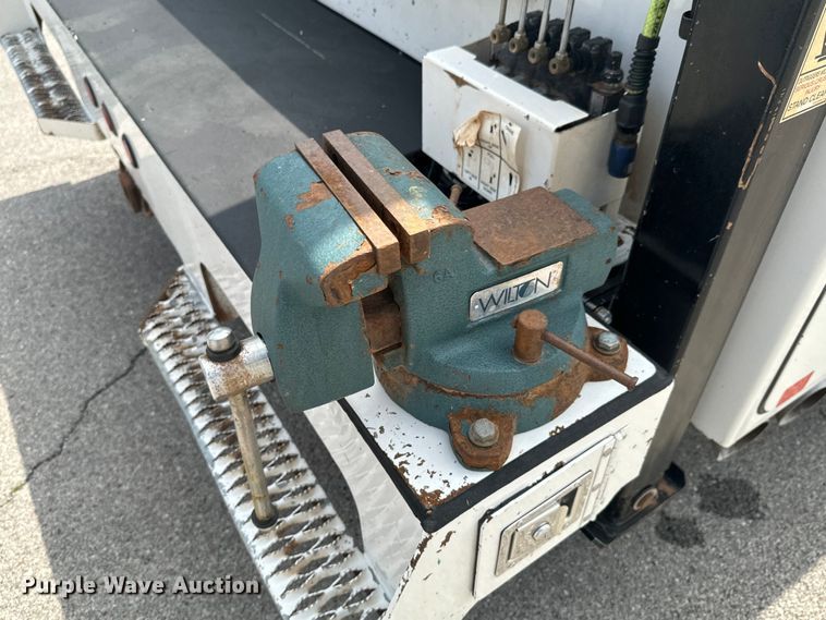 image for item DX0633 2017 Ford F450 Super Duty XL utility / service truck