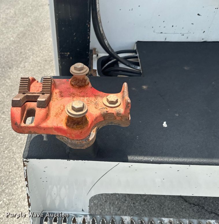 image for item DX0633 2017 Ford F450 Super Duty XL utility / service truck