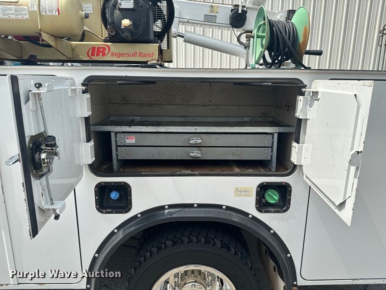 image for item DX0633 2017 Ford F450 Super Duty XL utility / service truck