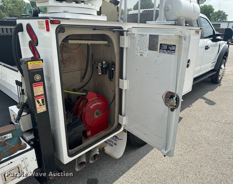 image for item DX0633 2017 Ford F450 Super Duty XL utility / service truck