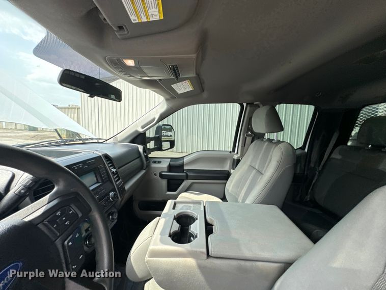 image for item DX0633 2017 Ford F450 Super Duty XL utility / service truck