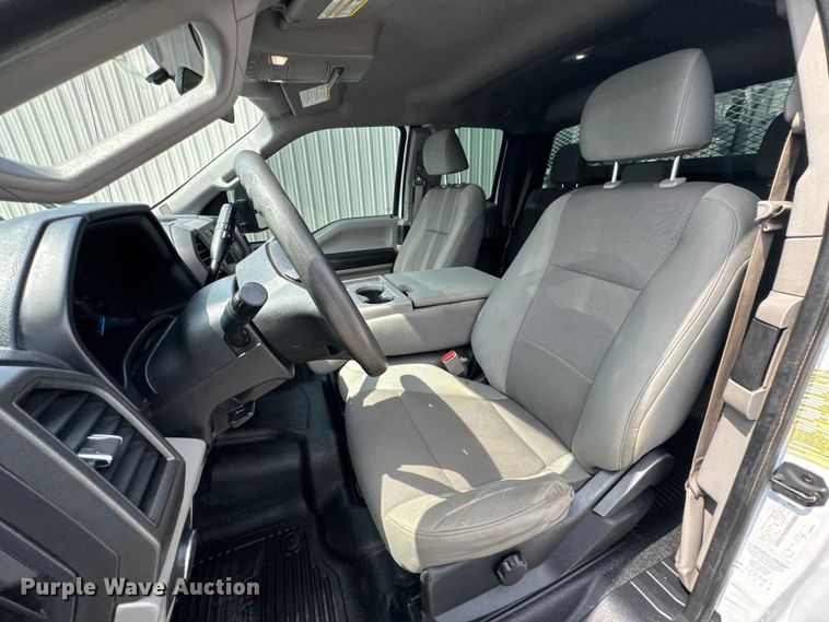 image for item DX0633 2017 Ford F450 Super Duty XL utility / service truck