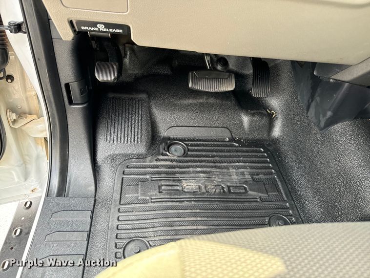 image for item DX0633 2017 Ford F450 Super Duty XL utility / service truck