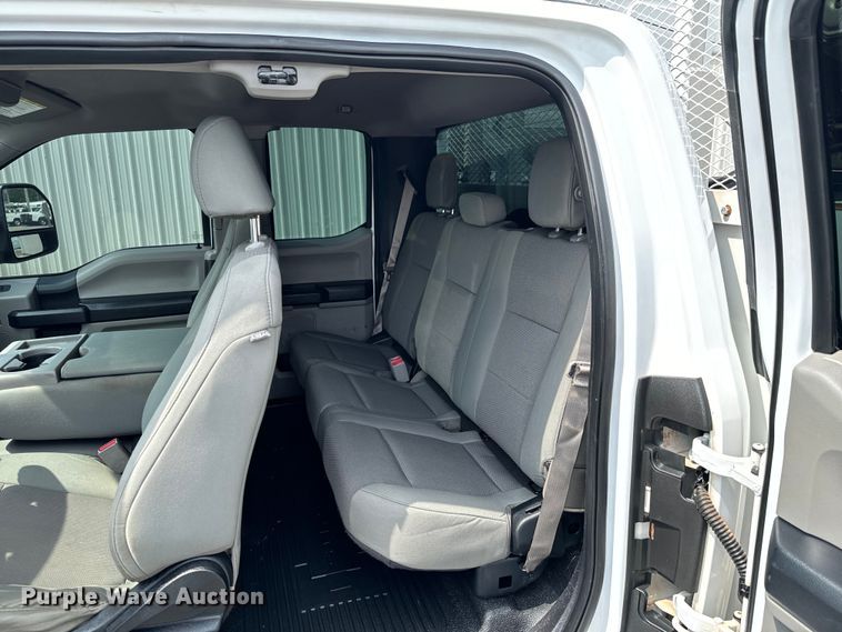 image for item DX0633 2017 Ford F450 Super Duty XL utility / service truck