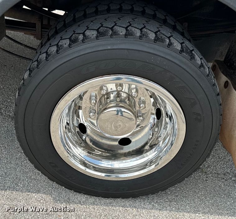 image for item DX0633 2017 Ford F450 Super Duty XL utility / service truck