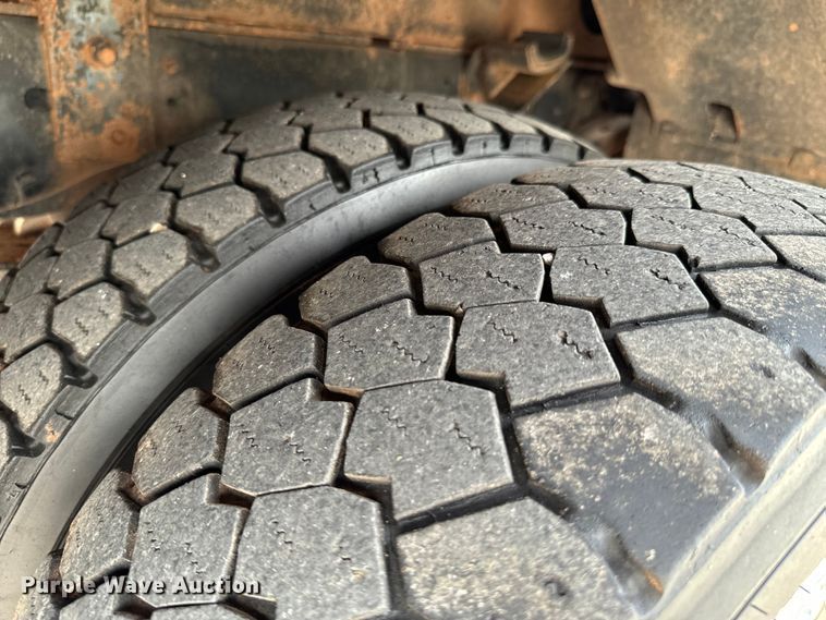 image for item DX0633 2017 Ford F450 Super Duty XL utility / service truck